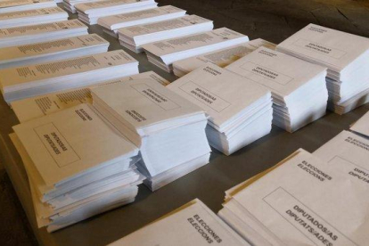 Papeletas de las elecciones generales.-EUROPA PRESS