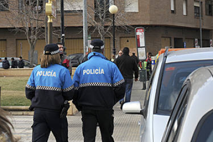 Agentes de la Policía Local de Soria. / VALENTÍN GUISANDE-