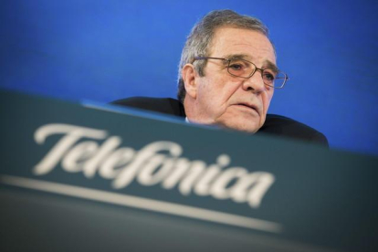 El presidente de Telefónica, César Alierta, en la conferencia inaugural del MWC.-EFE / FERNANDO VILLAR