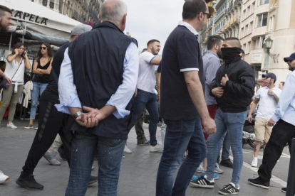 Al finalizar el acto hubo altercados en el bar Zurich.-ALBERT BERTRÁN