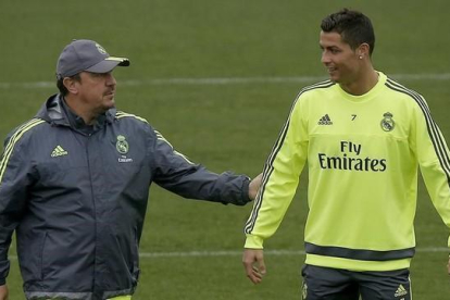 Benítez y Cristiano Ronaldo en un entrenamiento del Madrid en diciembre.-JOSÉ LUIS ROCA
