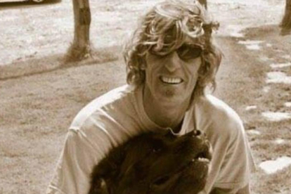 Jesús Hermida Júnior, un apasionado del surf.-FACEBOOK