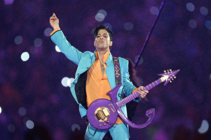 Prince, durante su actuación en la Super Bowl del 2007.-CHRIS O'MEARA / AP