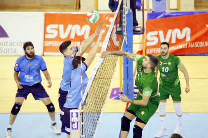 El Río Duero juega esta tarde en Los Pajaritos frente al Barça Voleibol.-MARIO TEJEDOR