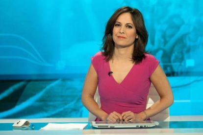 Mara Torres, en el plató de 'La 2 noticias'.-RTVE