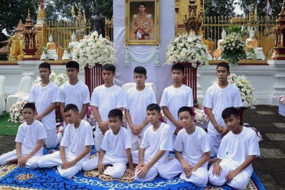 El equipo de fútbol de los Jabalís de Tailandia.-OFICINA DEL GOBERNADOR DE CHIANG