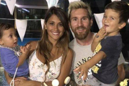 Leo Messi y Antonella van a darle un hermanito o hermanita a los pequeños Thiago (derecha) y Mateo (izquierda).-ANTONELLA ROCCUZZO (INSTAGRAM)