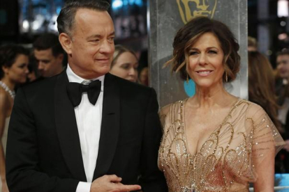 Tom Hanks y su mujer, Rita Wilson.-REUTERS / SUZANNE PLUNKETT