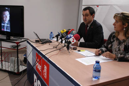 Javier Muñoz y Esther Pérez, candidatos autonómicos. / A. M. -