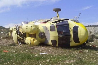 El helicóptero encontrado cerca en Níjar sin tripulantes ni heridos.-MAMB / IDEAL.ES