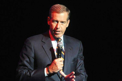 Brian Williams, durante un acto de homenaje a veteranos de guerra, el pasado noviembre en Nueva York.-Foto: AP / BRAD BARKET
