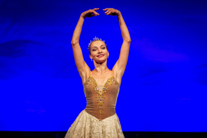 El Ballet de Kiev representa el Lago de los Cisnes en Soria. MARIO TEJEDOR (8)