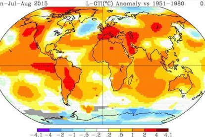 Anomalías de la temperatura mundial del 2015 en el verano boreal, iniverno austral (junio-agosto), con respecto a la media del periodo 1951-1980. Los colores rojizos equivalen a entre 2 y 4 grados por encima de lo habitual.-GISS / NASA