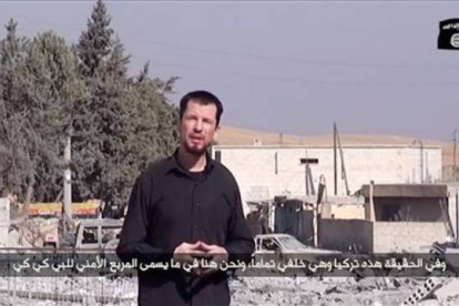 John Cantlie en el vídeo de propaganda grabado por el Estado Islámico en Kobani.-