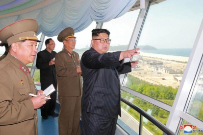 Kim Jong-un, durante unos ensayos nucleares.-KCNA