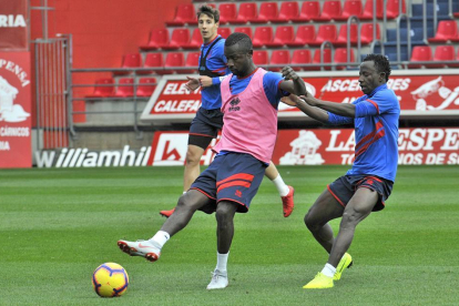 Diamanka y Yeboah en el entreno del Numancia esta semana en el campo de Los Pajaritos-Valentín Guisande