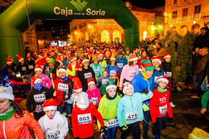 Participantes en la Carrera de Navidad de Soria. MARIO TEJEDOR (24)