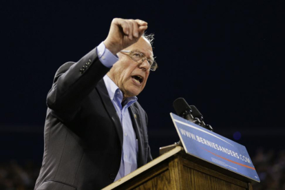 Bernie Sanders, en un acto electoral, el martes en Carson (California).-AP
