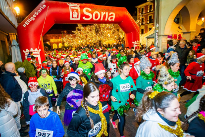 Participantes en la Carrera de Navidad de Soria. MARIO TEJEDOR (35)
