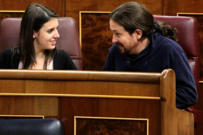 Pablo Iglesias e Irene Montero, en el Congreso.-JUAN MANUEL PRATS