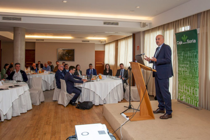 Desayuno organizado por Caja Rural de Soria con el sector agroalimentario provincial. - MARIO TEJEDOR (9)