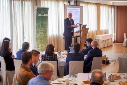 Desayuno organizado por Caja Rural de Soria con el sector agroalimentario provincial. - MARIO TEJEDOR (18)