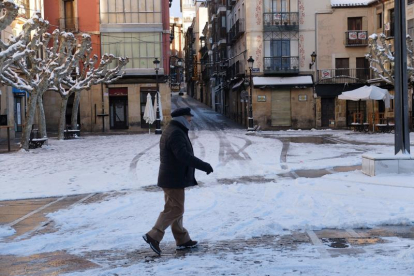 La plaza de Ramón Benito Aceña, nevada.-LUIS ÁNGEL TEJEDOR