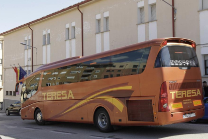 Autobús que desplaza a los estudiantes de la comarca de Barahona-L.A.T.