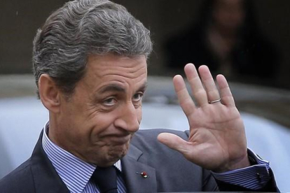 Nicolás Sarkozy, después de una reunión con el presidente francés, François Hollande, en el Palacio del Elíseo en París.-AP / CRISTOPHE ENA