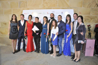 Parte de los productores del proyecto con algunos de los invitados en la presentación de la serie en Soria el pasado 6 de junio.-Valentín Guisande