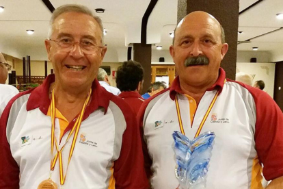 Los veteranos Aldea y Romera ganaron el Nacional de salmónidos por equipos.-D.S.