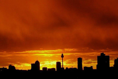Los niveles de ozono son mayores al aire libre que en el interior y generalmente son más altos por la tarde y al anochecer.-EPA
