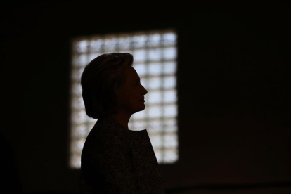 Hillary Clinton, habla durante un acto de campaña en el Douglass Parque Gynasium.-JOE RAEDLE