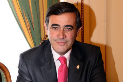 El presidente de la Diputación provincial, Antonio Pardo. / ÁLVARO MARTÍNEZ-