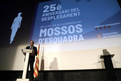 El ’president’ Quim Torra durante el 25 aniversario del despliegue de los Mossos como policía ordinaria e integral de Cataluña,-