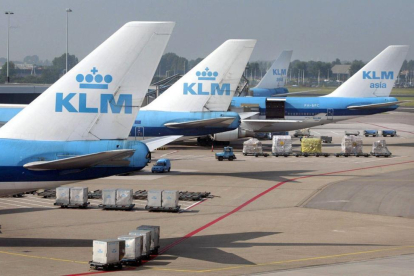Imagen de archivo de aviones de KML en el aeropuerto de Amsterdam.-TOUSSAINT KLUITERS (EFE)