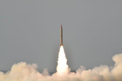 Lanzamiento del misil balístico paquistaní Shaheen II.-REUTERS