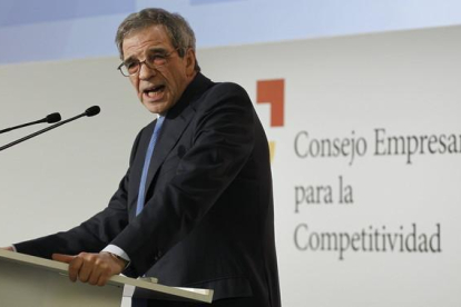El presidente del Consejo Empresarial de Competitividad y de Telefónica, César Alierta, en marzo del 2013.-EFE
