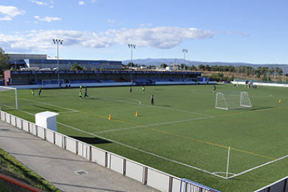 La Ciudad Deportiva acoge a 300 jóvenes repartidos en 15 equipos. / VALENTÍN GUISANDE-