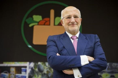 El presidente de Mercadona, Juan Roig, presenta los datos economicos de la compania correspondientes al 2015.-MIGUEL LORENZO