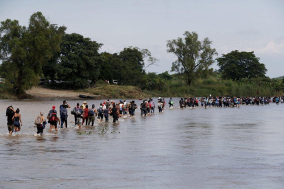 Caravana migrante saliendo de México-EFE