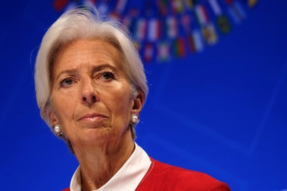 La directora del FMI, Christine Lagarde, durante la reunión semestral que el organismo celebra en Washington.-JAMES LAWLER DUGGAN (REUTERS)