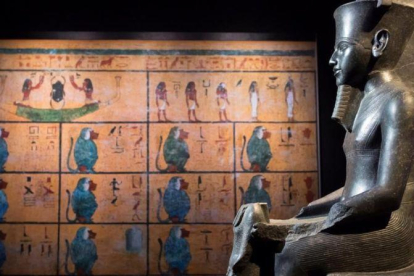 Muestra sobre Tutankamón en París.-EFE / IAN LANGSDON
