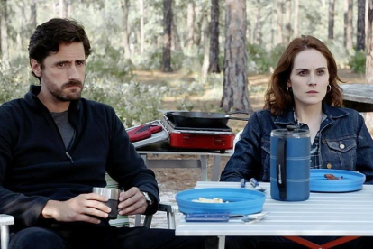 Juan Diego Botto y Michelle Dockery, en la serie de la cadena TNT Buena conducta.-EL PERIÓDICO