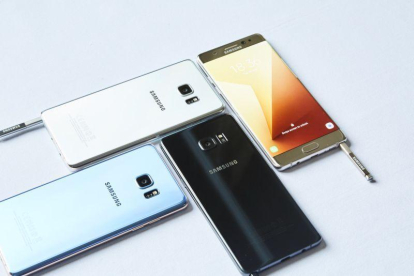 Cuatro versiones del móvil Samsung Galaxy Note 7.-EL PERIÓDICO