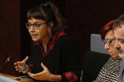 Maria Rovira, en una imagen de archivo, durante una comisión económica en el ayuntamiento de Barcelona.-JULIO CARBÓ