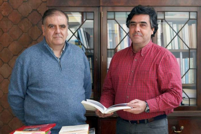 Fernando del Ser y Emilio Ruiz, miembros de consejo de redacción de la revista Celtiberia. / ICAL-