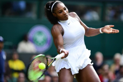 Serena Williams, durante su partido ante Anastasia.-AFP / GLYN KIRK