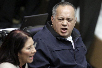 Diosdado Cabello insinuó que tres parlamentarios más serán arrestados por apoyar el alzamiento militar contra Maduro.-REUTERS
