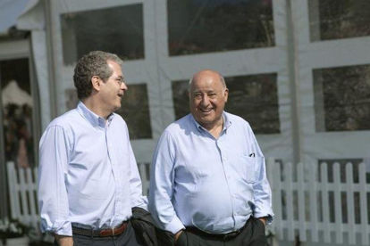 El presidente de la multinacional Inditex, Pablo Isla (i), y su fundador, Amancio Ortega-EFE / ARCHIVO